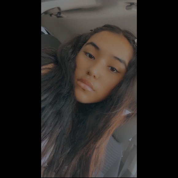 Meet your Posher, Stephanie - Picture 5 of 13